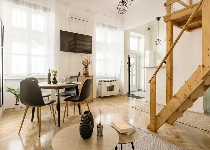 Balint Next To Synagogue, Location In Center Budapest